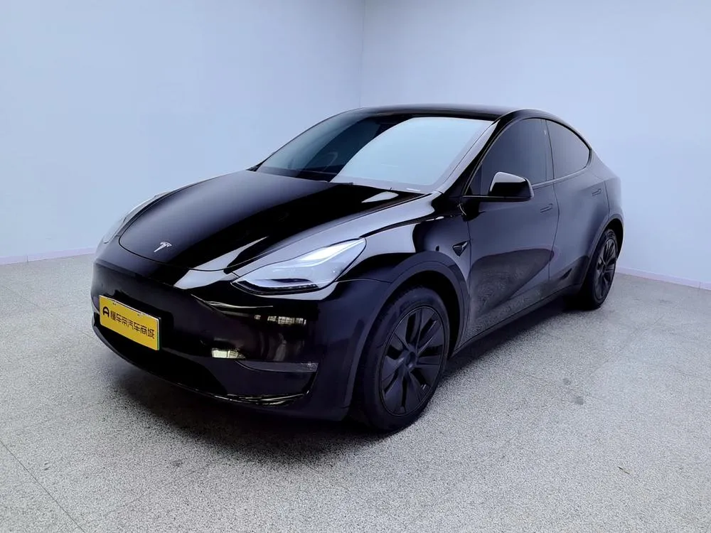 Tesla Model Y, 2023