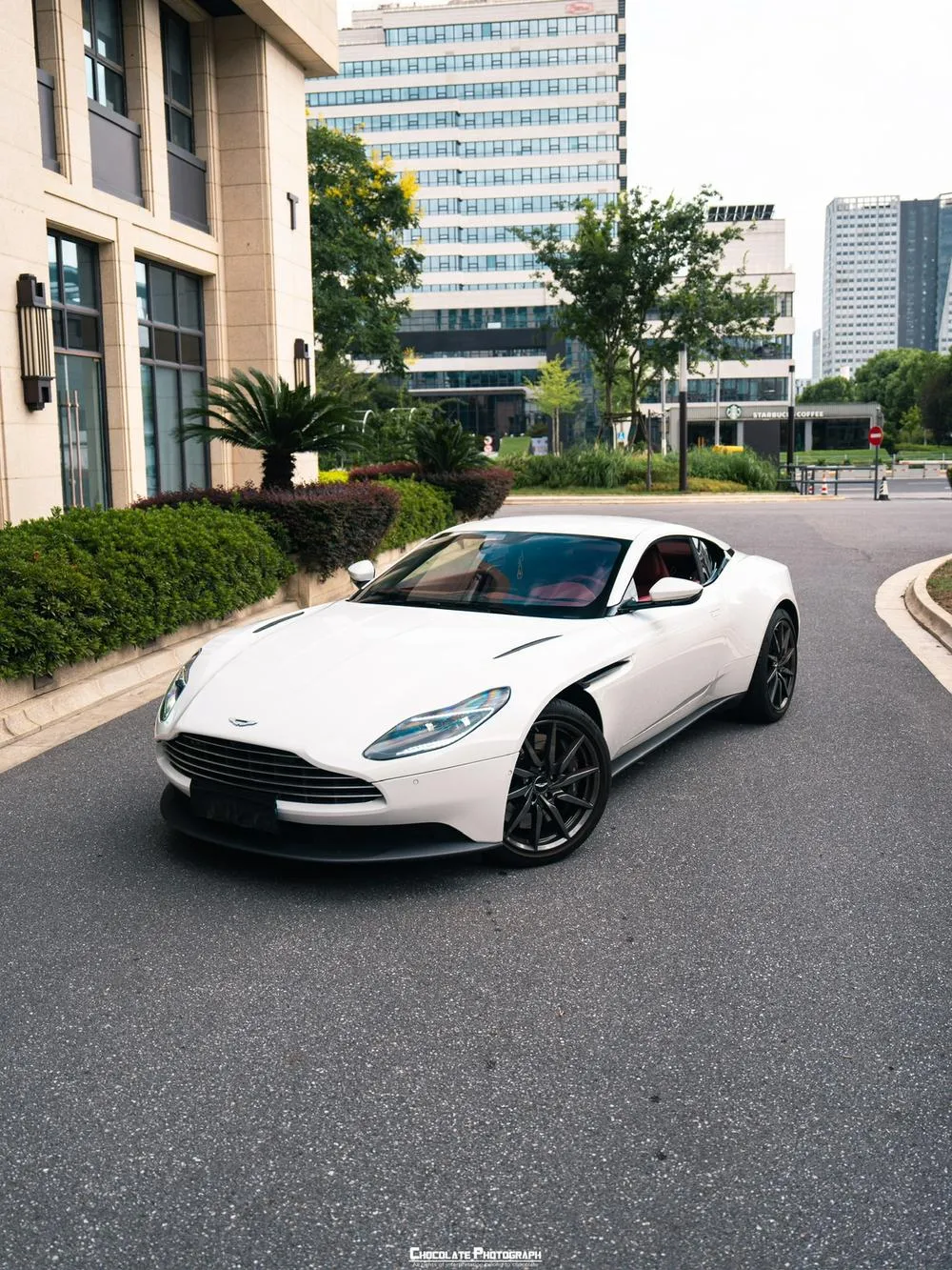 Aston Martin DB11, 2020
