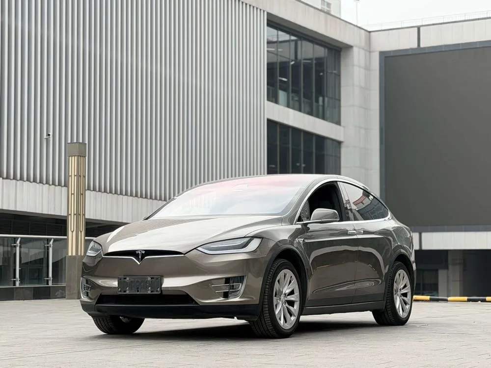 Tesla Model X, 2016
