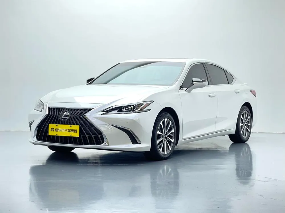 Lexus ES, 2022