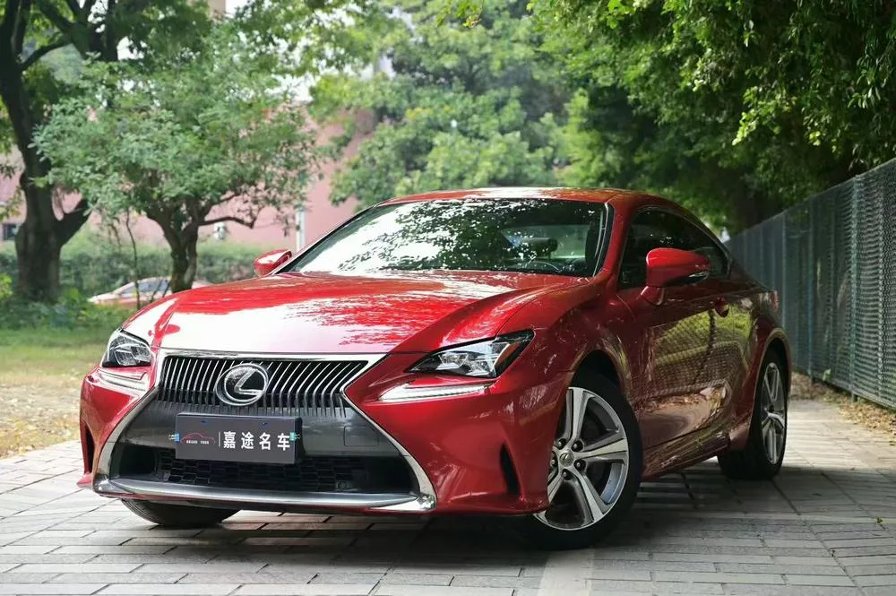 Lexus RC 200t версия, 2016 — фото 1