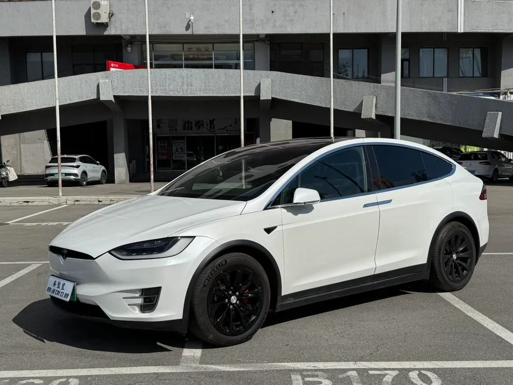 Tesla Model X, 2016