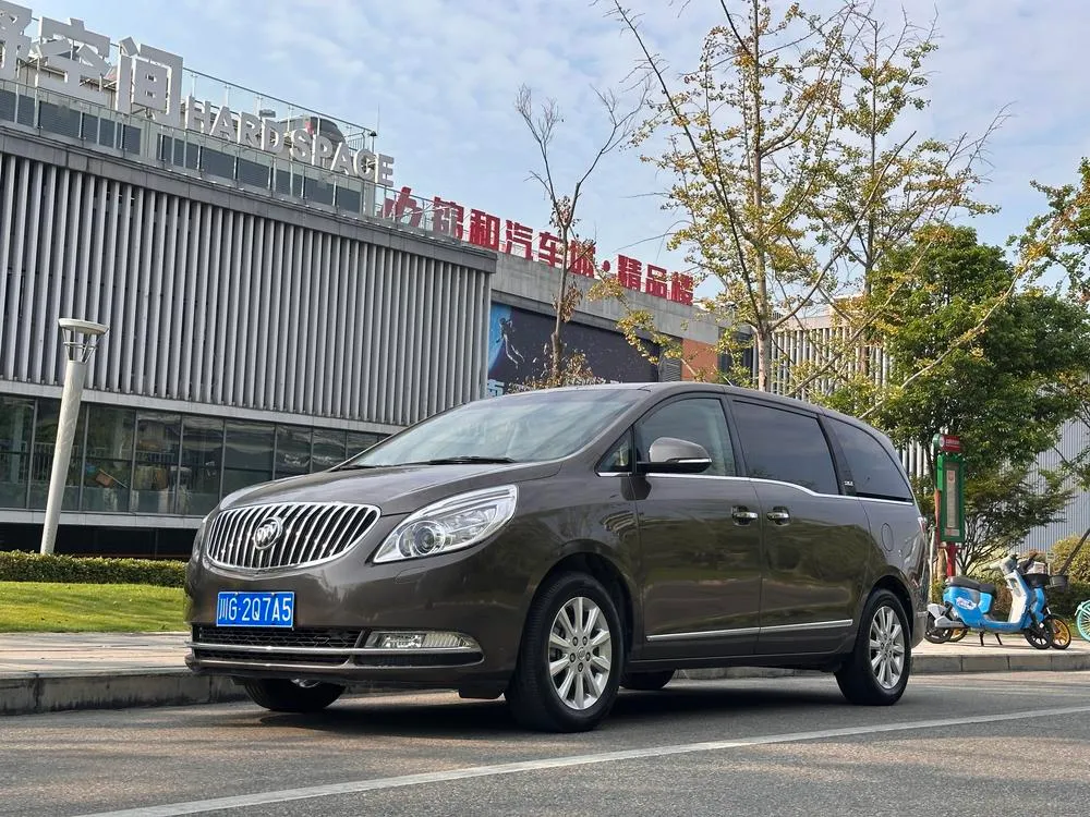 Buick GL8, 2013