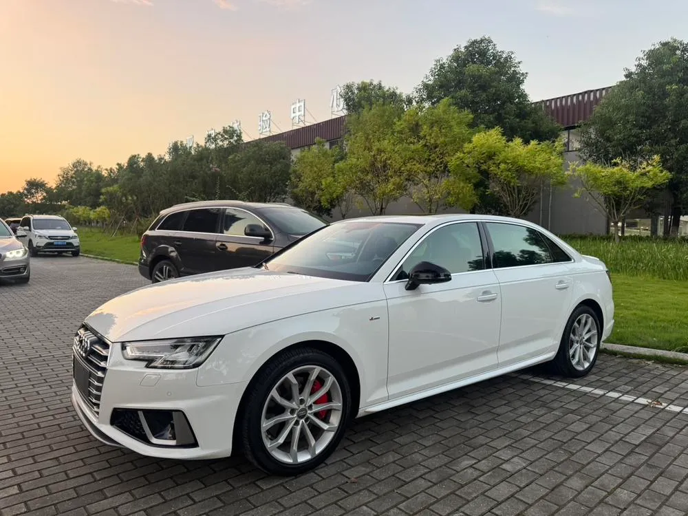 Audi A4L, 2019