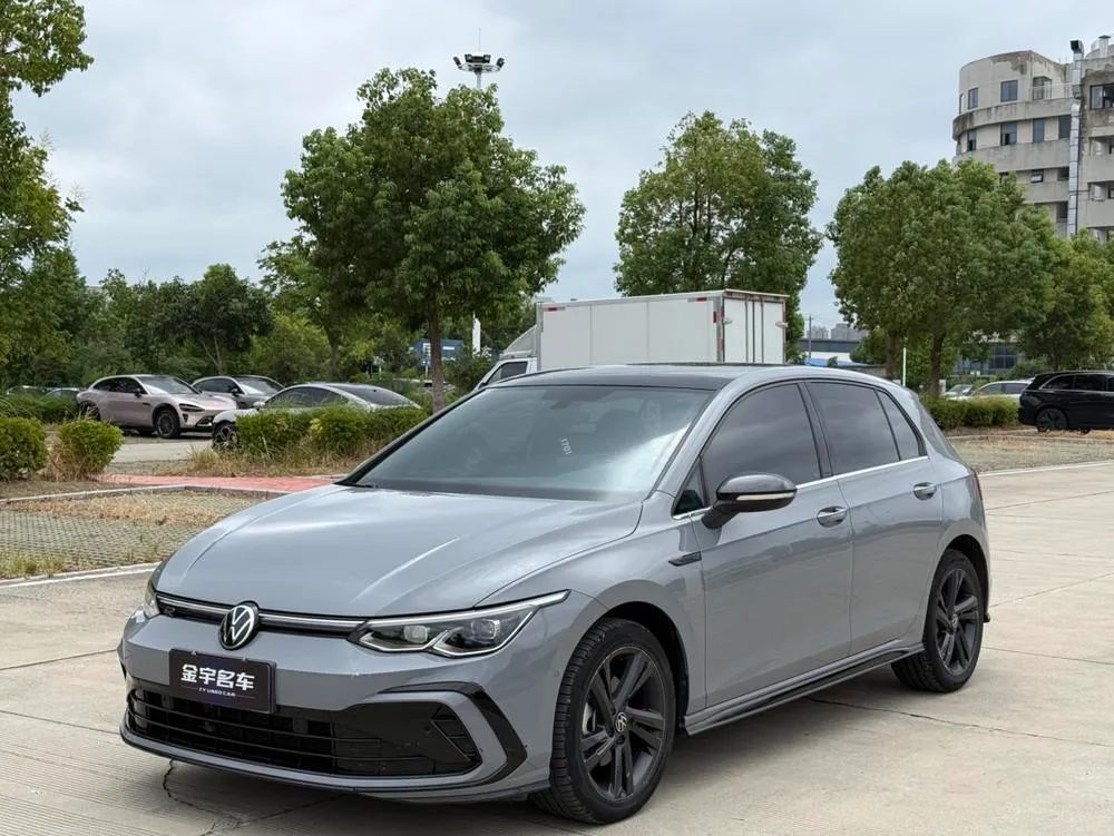 Volkswagen Golf, 2023