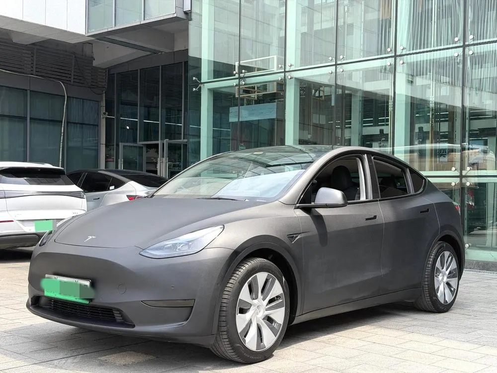 Tesla Model Y, 2022