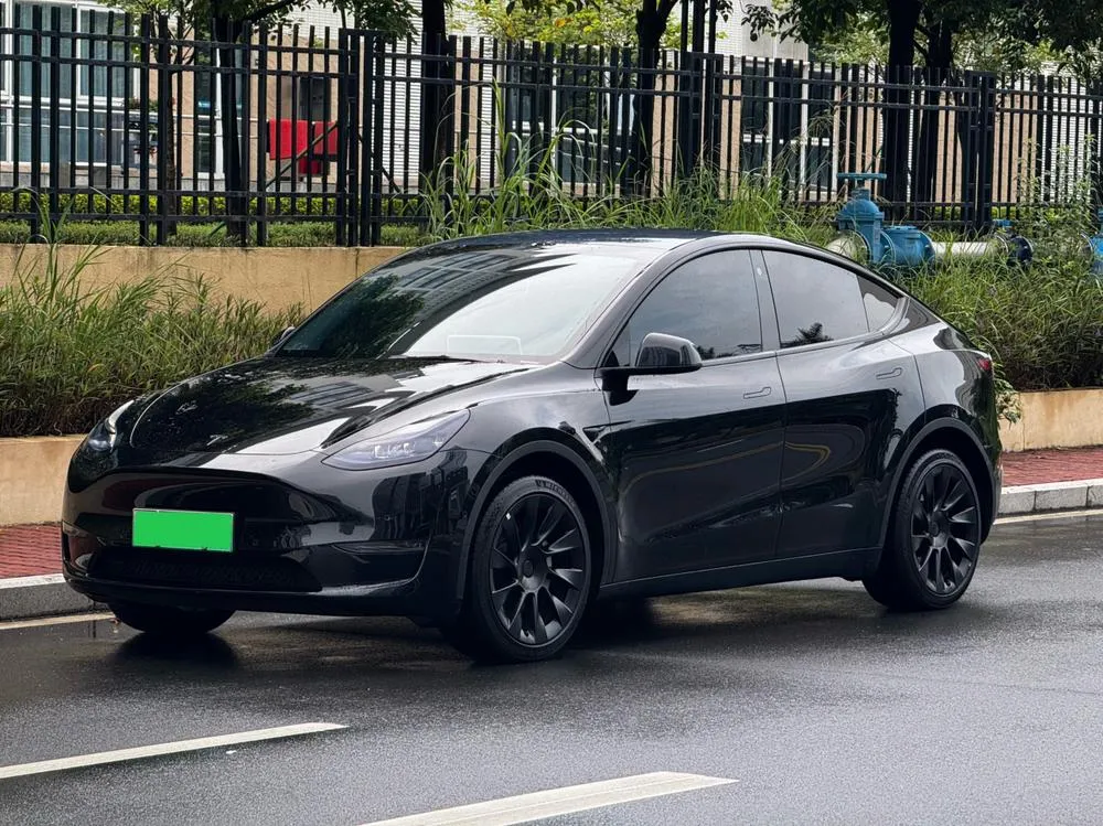 Tesla Model Y, 2023
