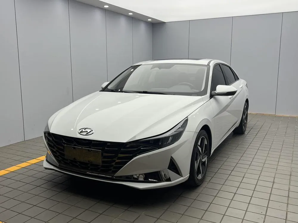 Hyundai Elantra, 2022
