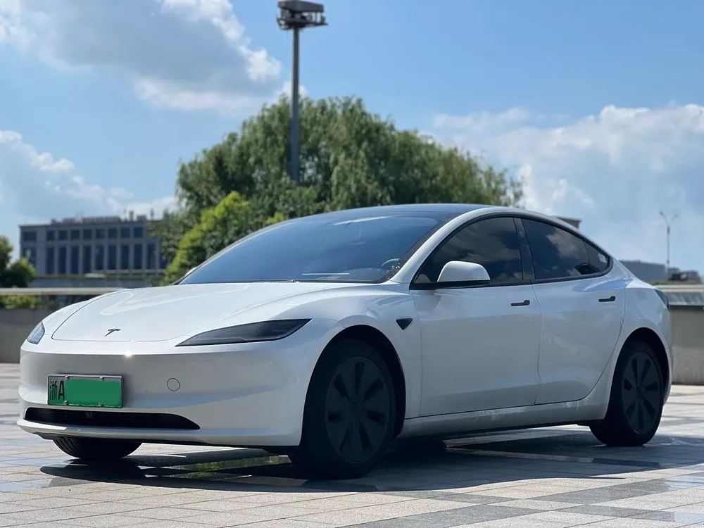 Tesla Model 3, 2025