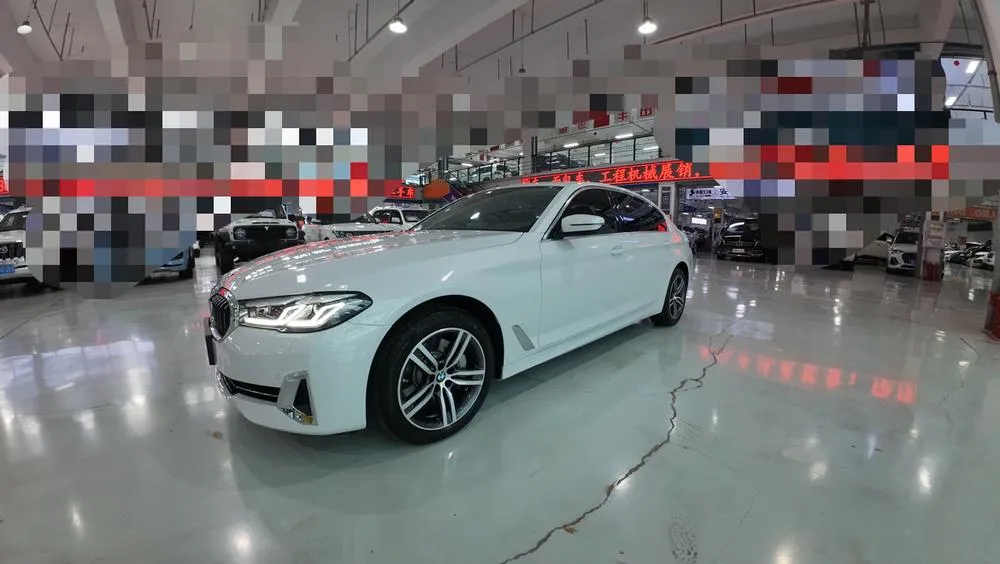 BMW 5-Series, 2023