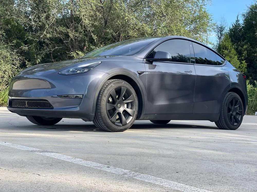 Tesla Model Y, 2021