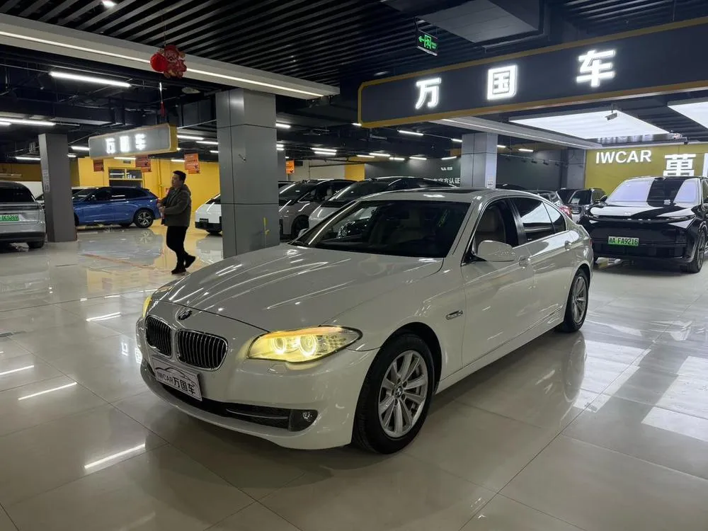 BMW 5-Series 523Li Leading Version, 2012 — фото 1