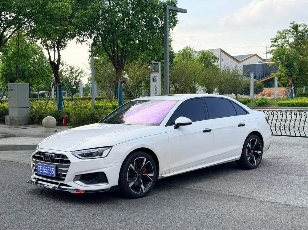 Audi A4L, 2021