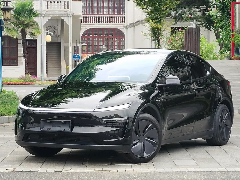 Tesla Model Y, 2026