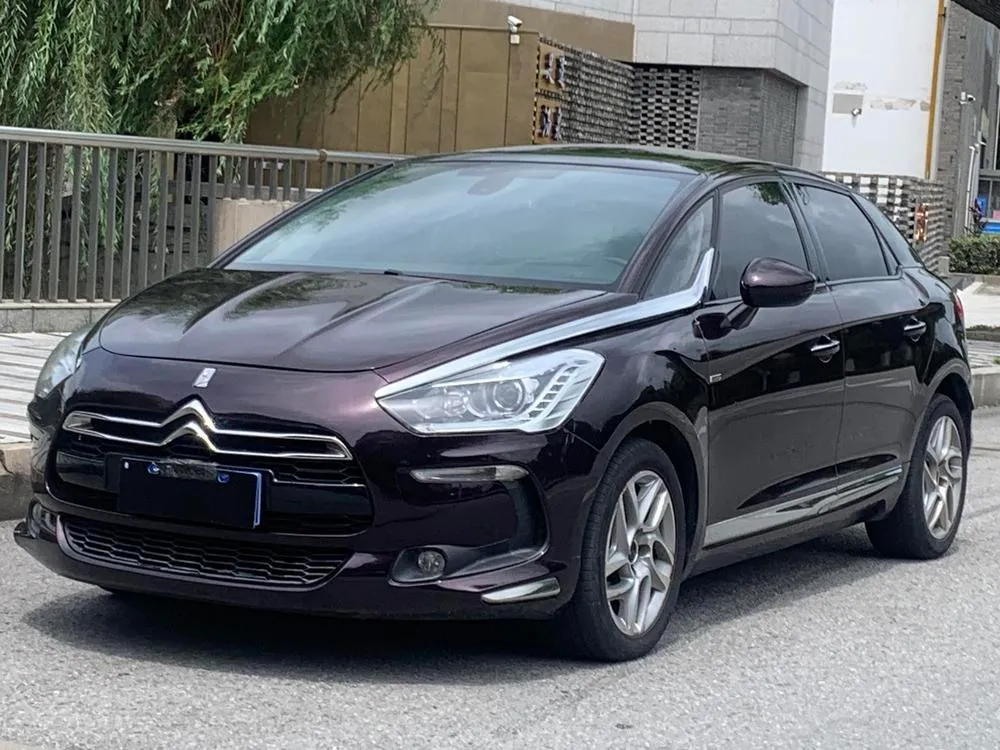 DS 5, 2015