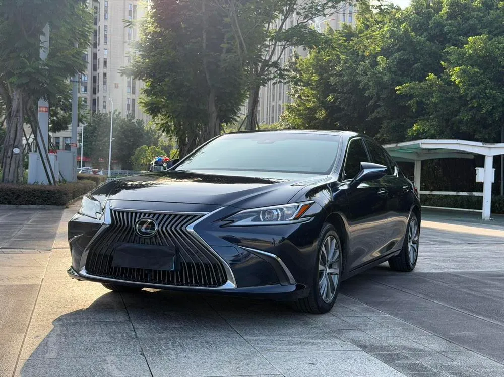 Lexus ES, 2021
