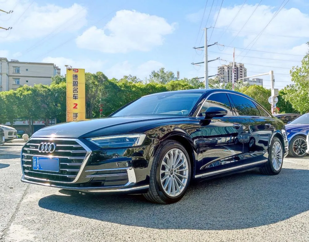 Audi A8, 2022