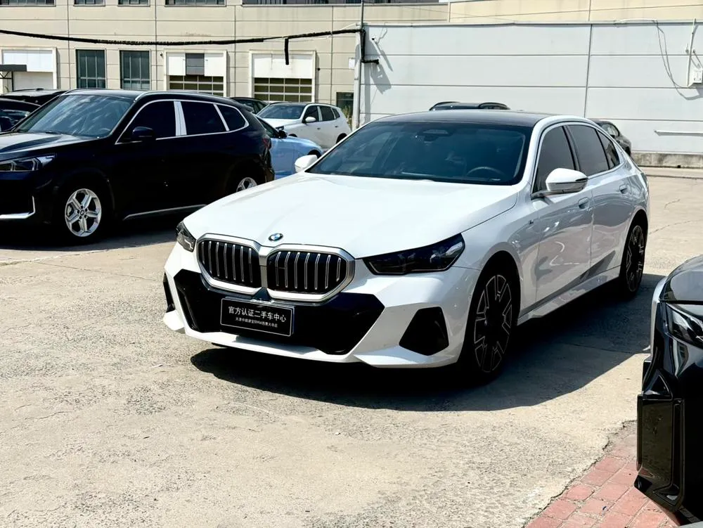 BMW 5-Series, 2025