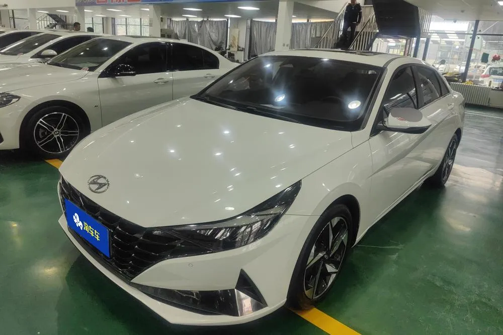 Hyundai Elantra, 2023
