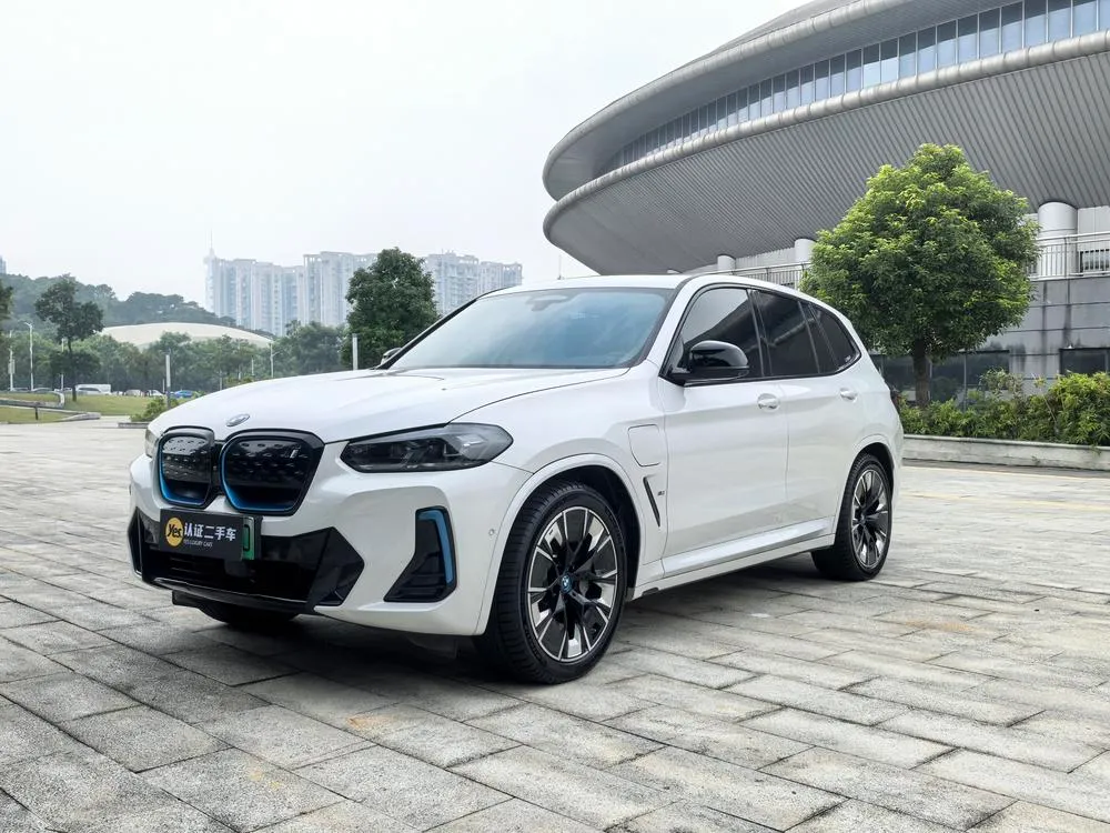 BMW iX3, 2022