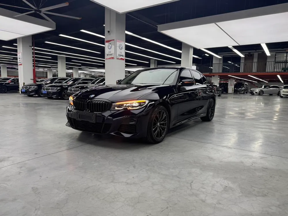BMW 3-Series, 2022