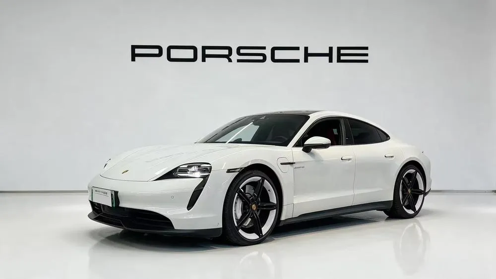 Porsche Taycan, 2022