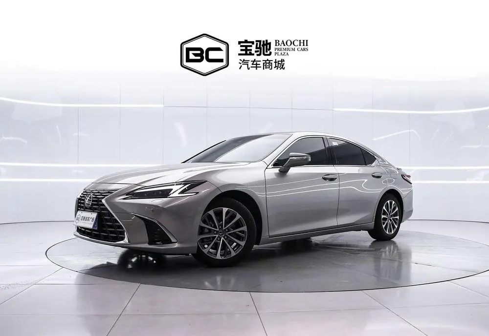 Lexus ES, 2025