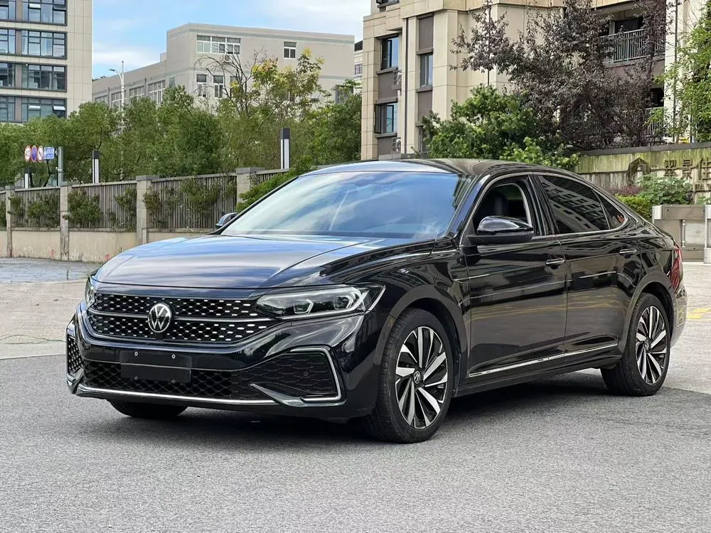 Volkswagen Passat, 2022
