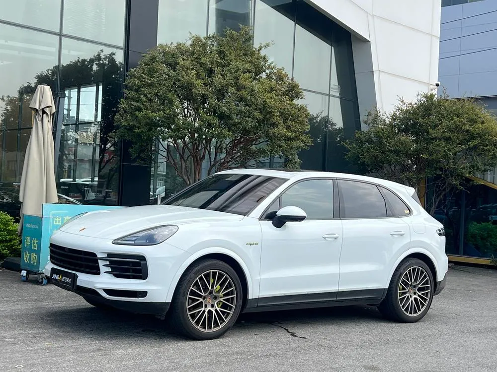 Porsche Cayenne E-Hybrid, 2023