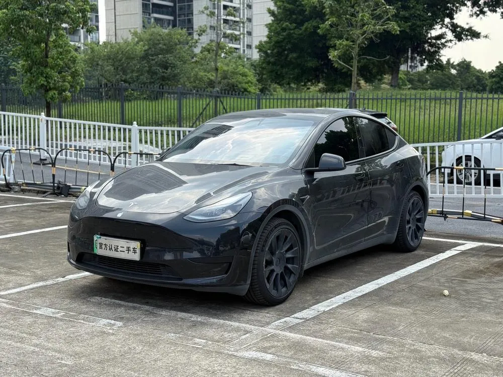 Tesla Model Y, 2022