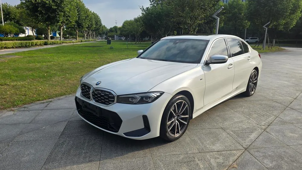 BMW 3-Series, 2023