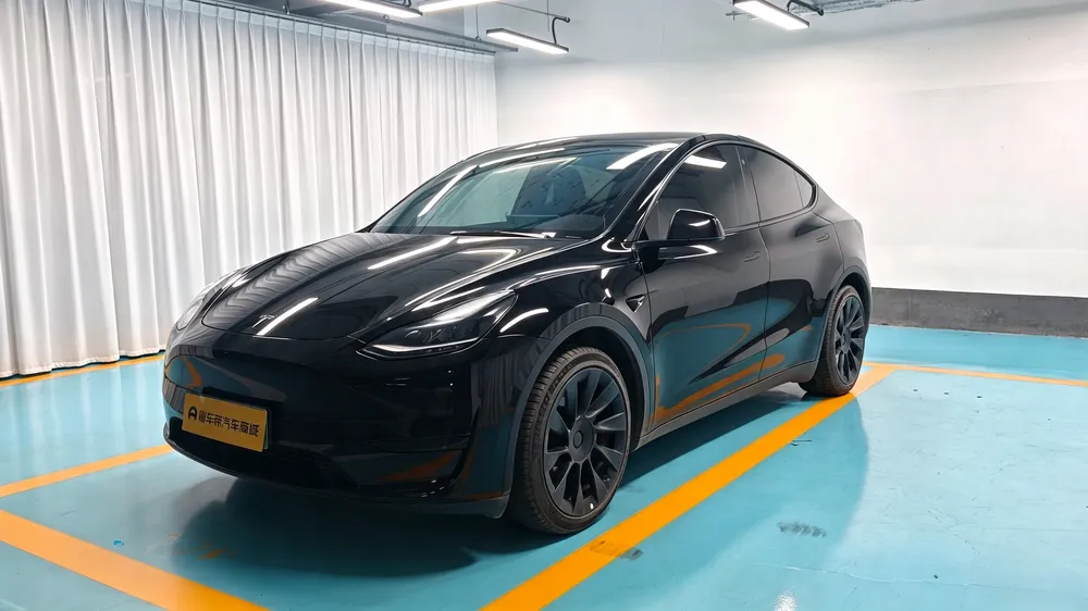 Tesla Model Y, 2022