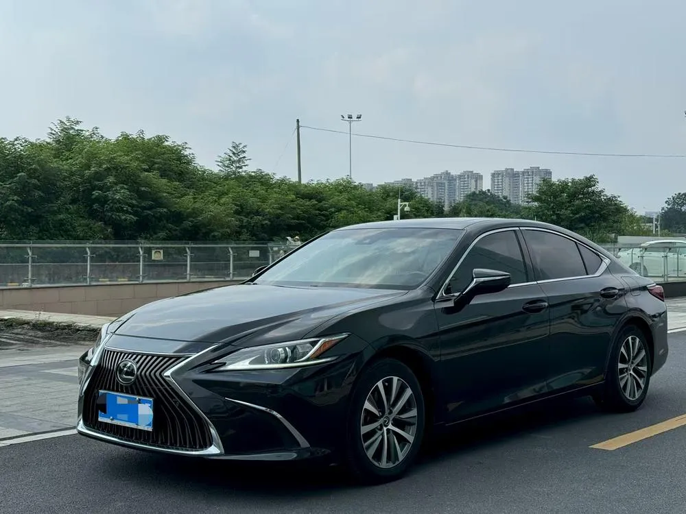 Lexus ES, 2020