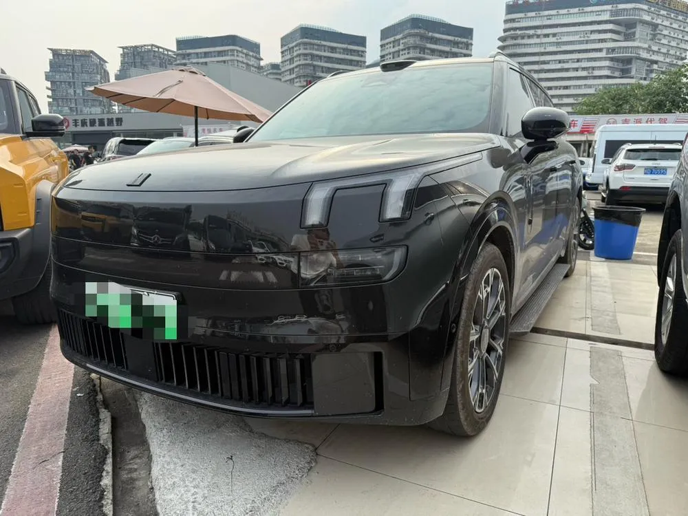 Lynk & Co 900, 2025