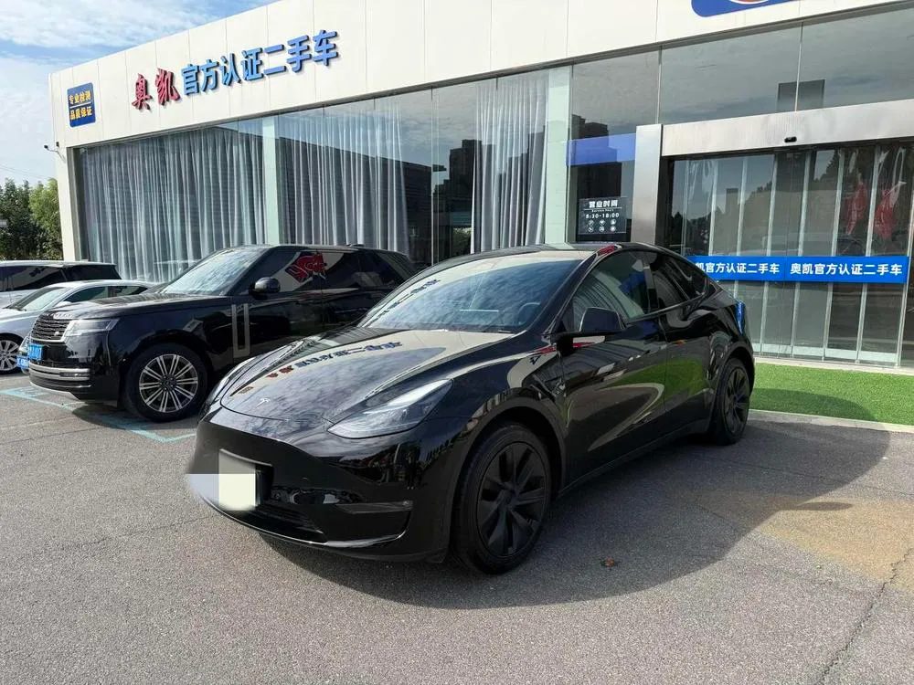 Tesla Model Y, 2023