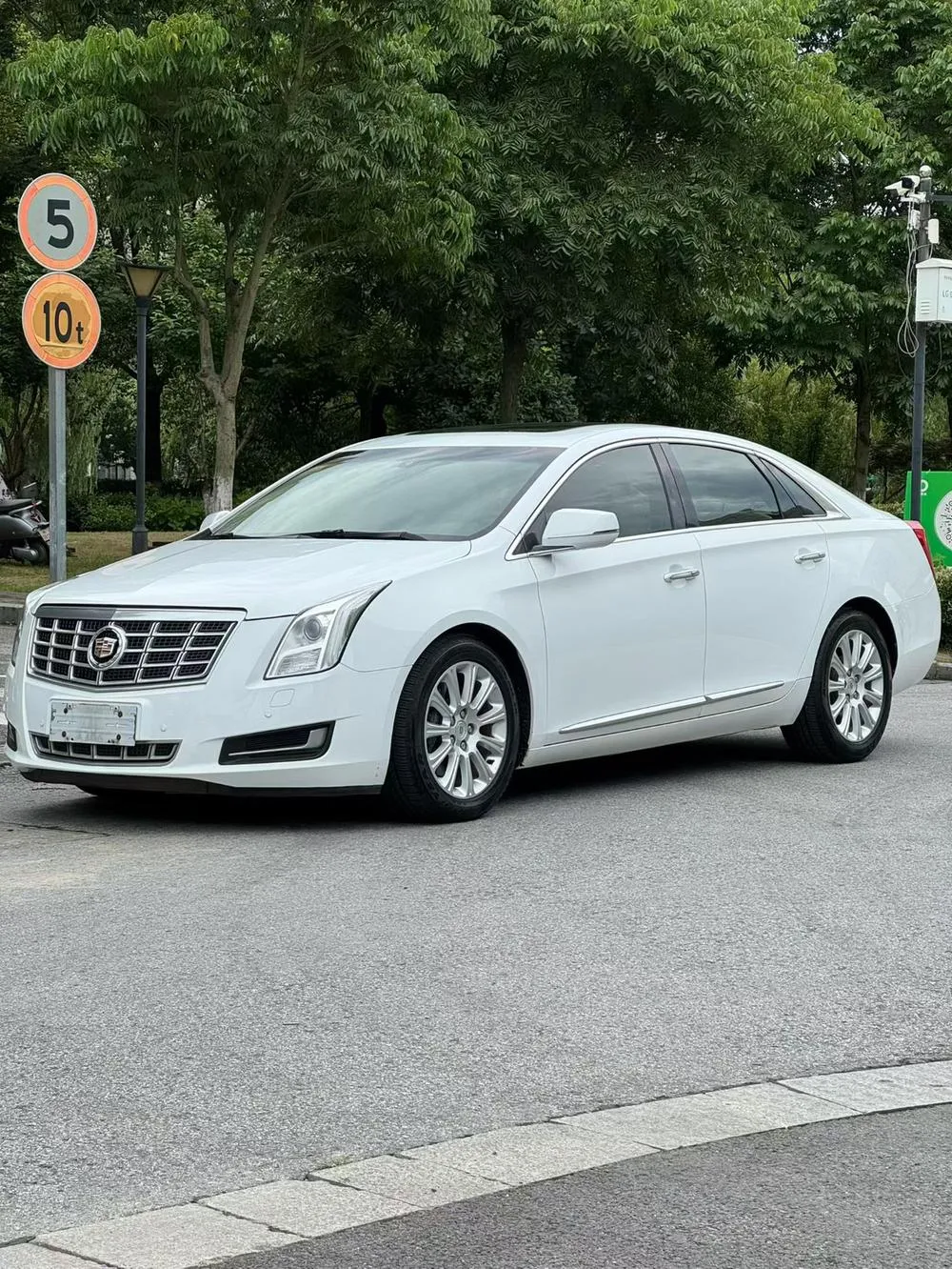 Cadillac XTS, 2015