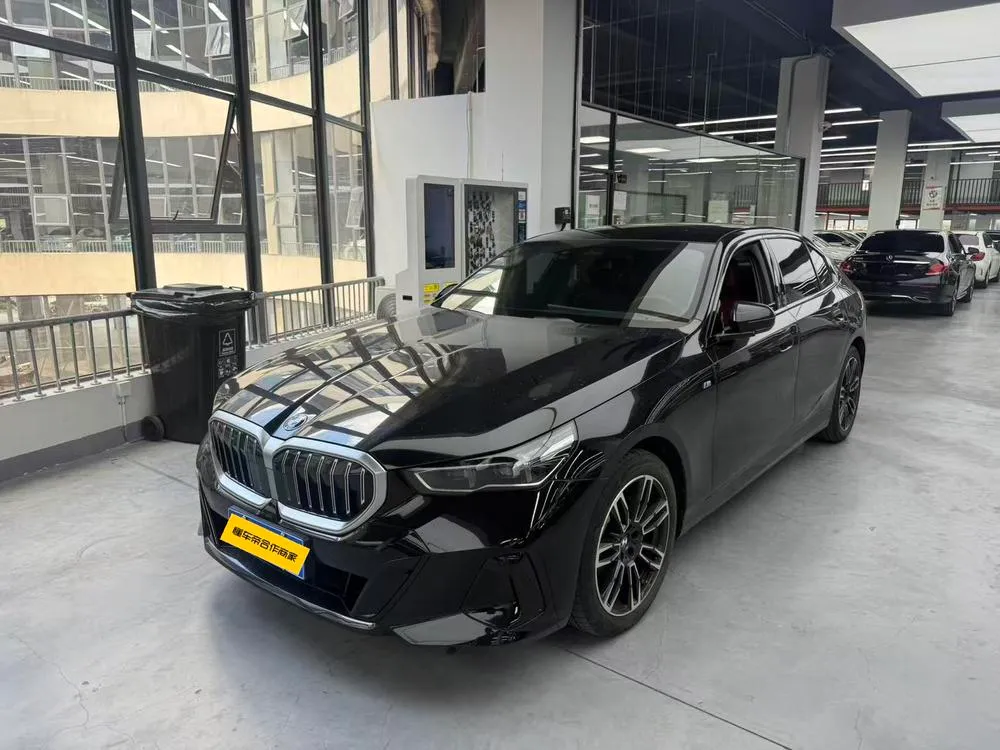 BMW 5-Series, 2024