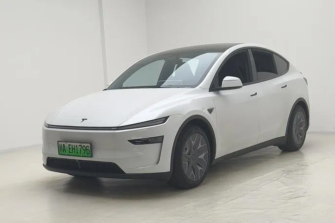Tesla Model Y L, 2026