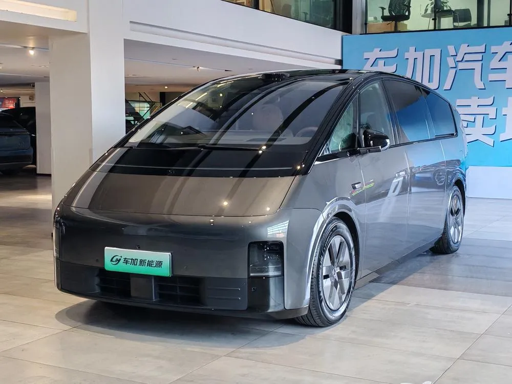 Li Auto MEGA, 2025
