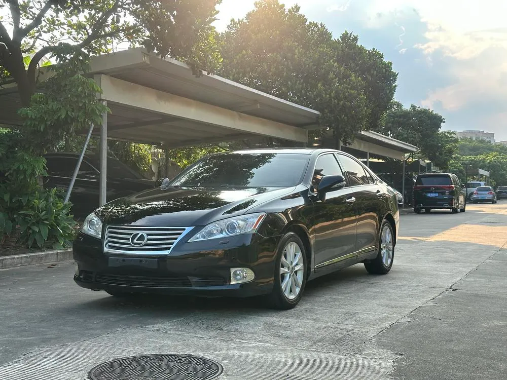 Lexus ES, 2010