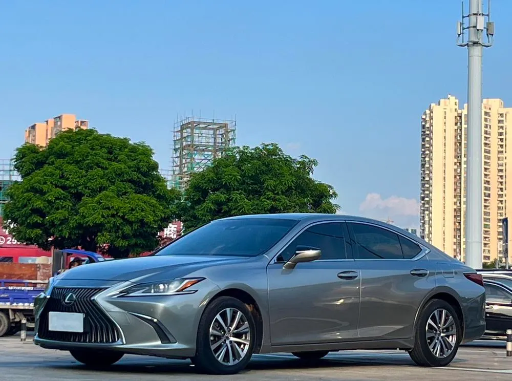 Lexus ES, 2020