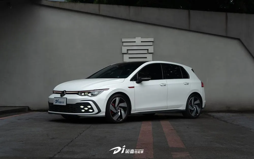 Volkswagen Golf GTI, 2023
