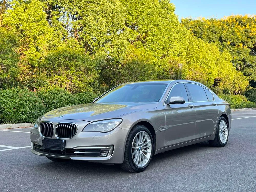 BMW 7-Series, 2014