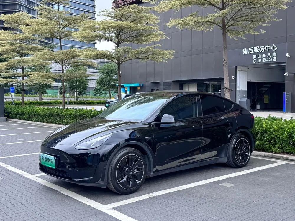 Tesla Model Y, 2022