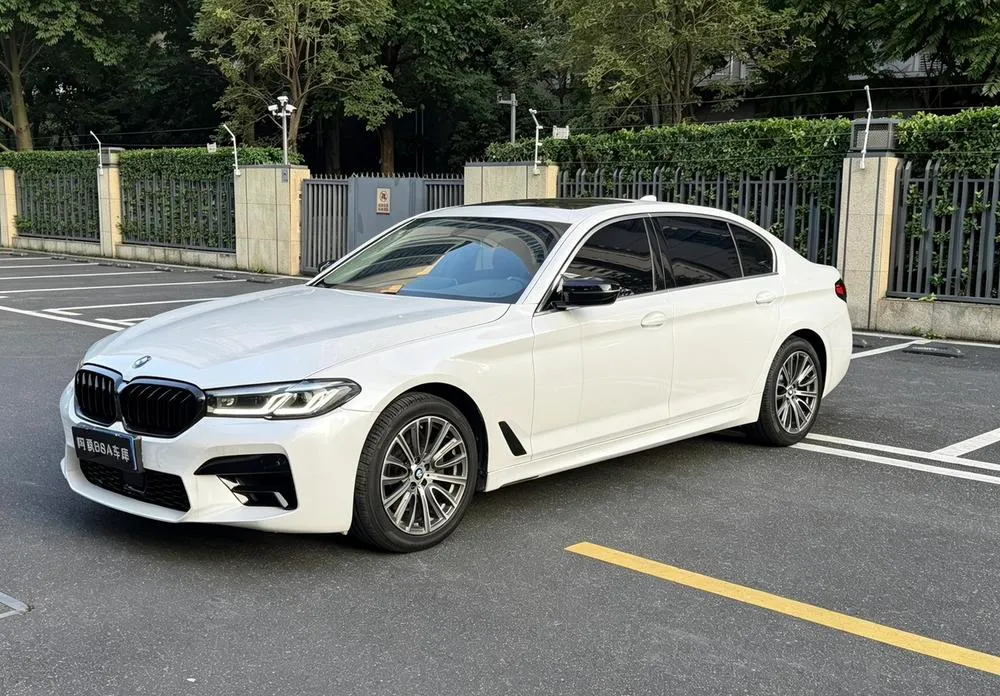 BMW 5-Series, 2021