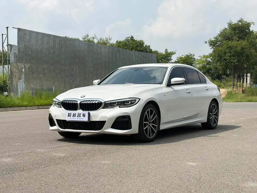 BMW 3-Series, 2022