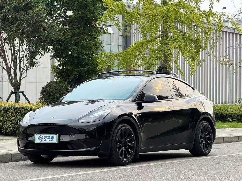 Tesla Model Y, 2022