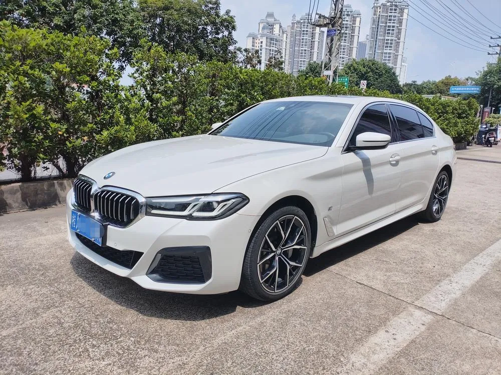 BMW 5-Series, 2022