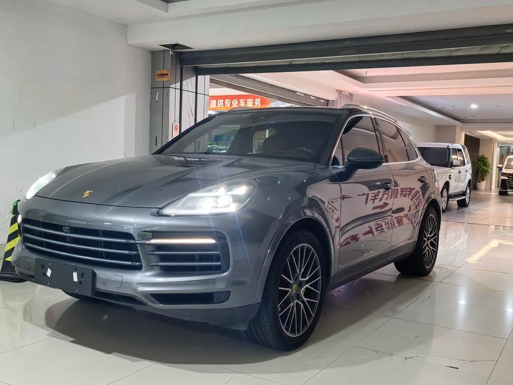 Porsche Cayenne E-Hybrid, 2020