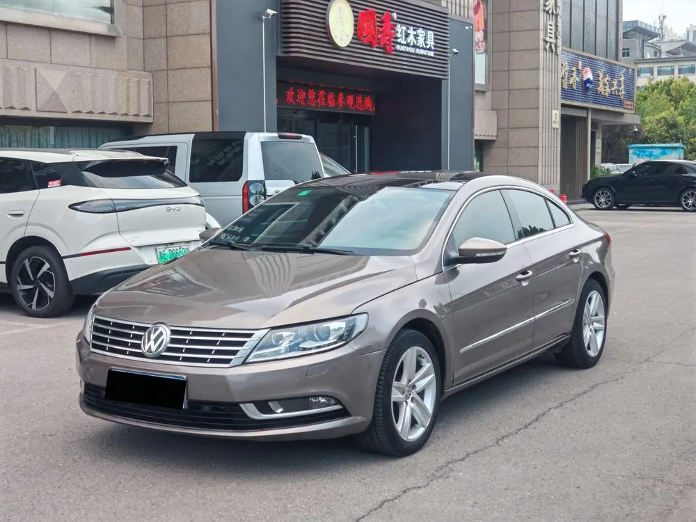 Volkswagen CC 1.8TSI Premium Version, 2015 — фото 1